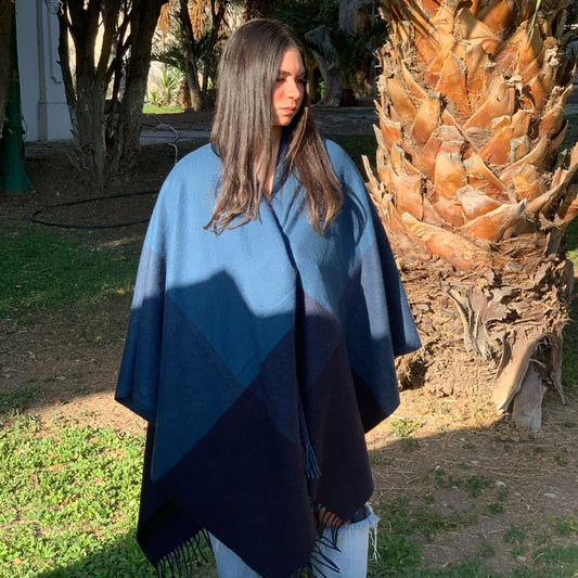 Peruana "Kenya" con lana de primera Calidad 80% lana 20% otras fibras