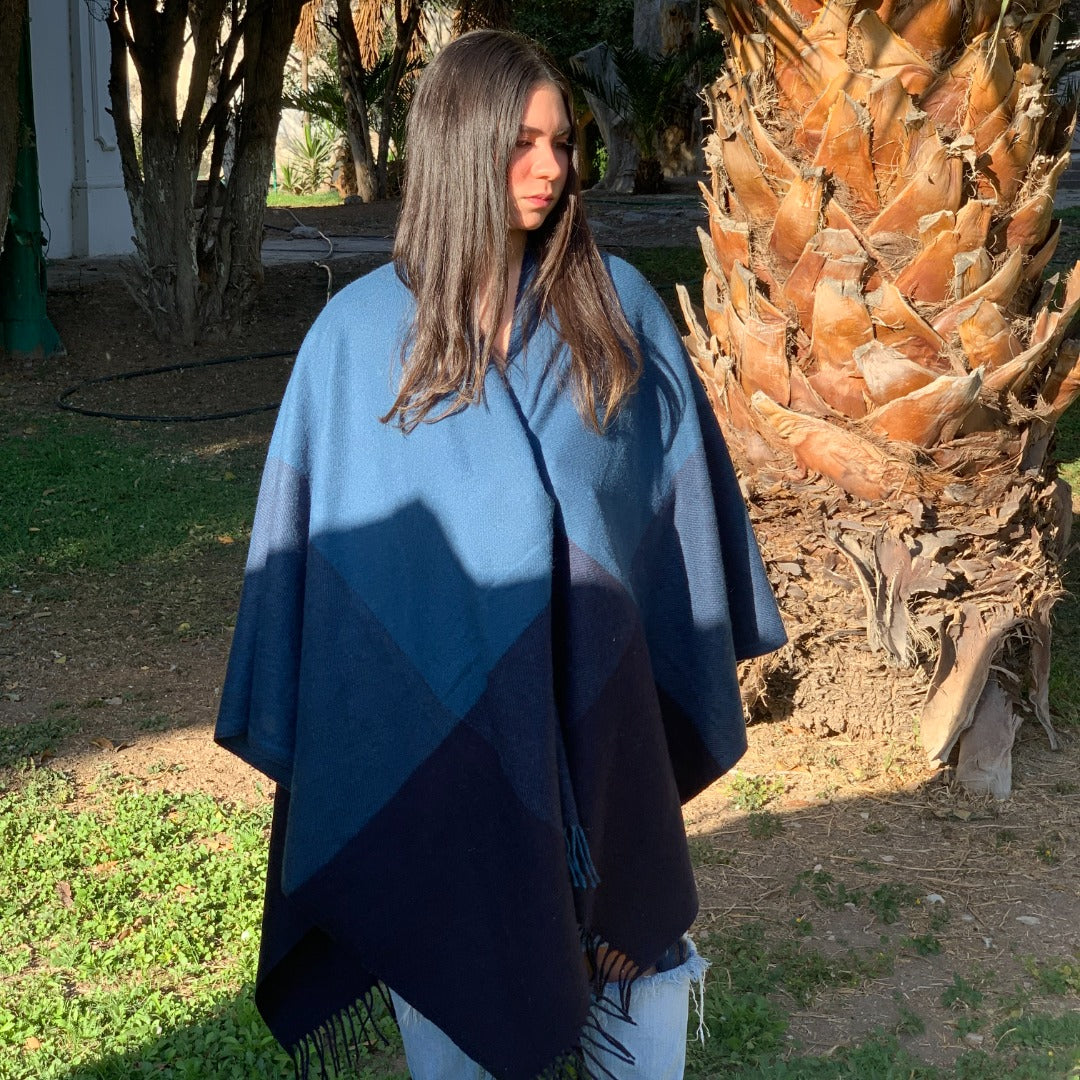 Peruana "Kenya" con lana de primera Calidad 80% lana 20% otras fibras