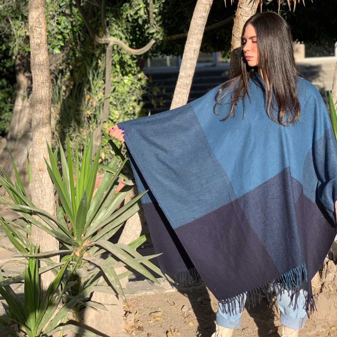 Peruana "Kenya" con lana de primera Calidad 80% lana 20% otras fibras