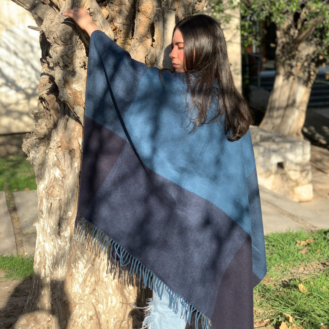 Peruana "Kenya" con lana de primera Calidad 80% lana 20% otras fibras