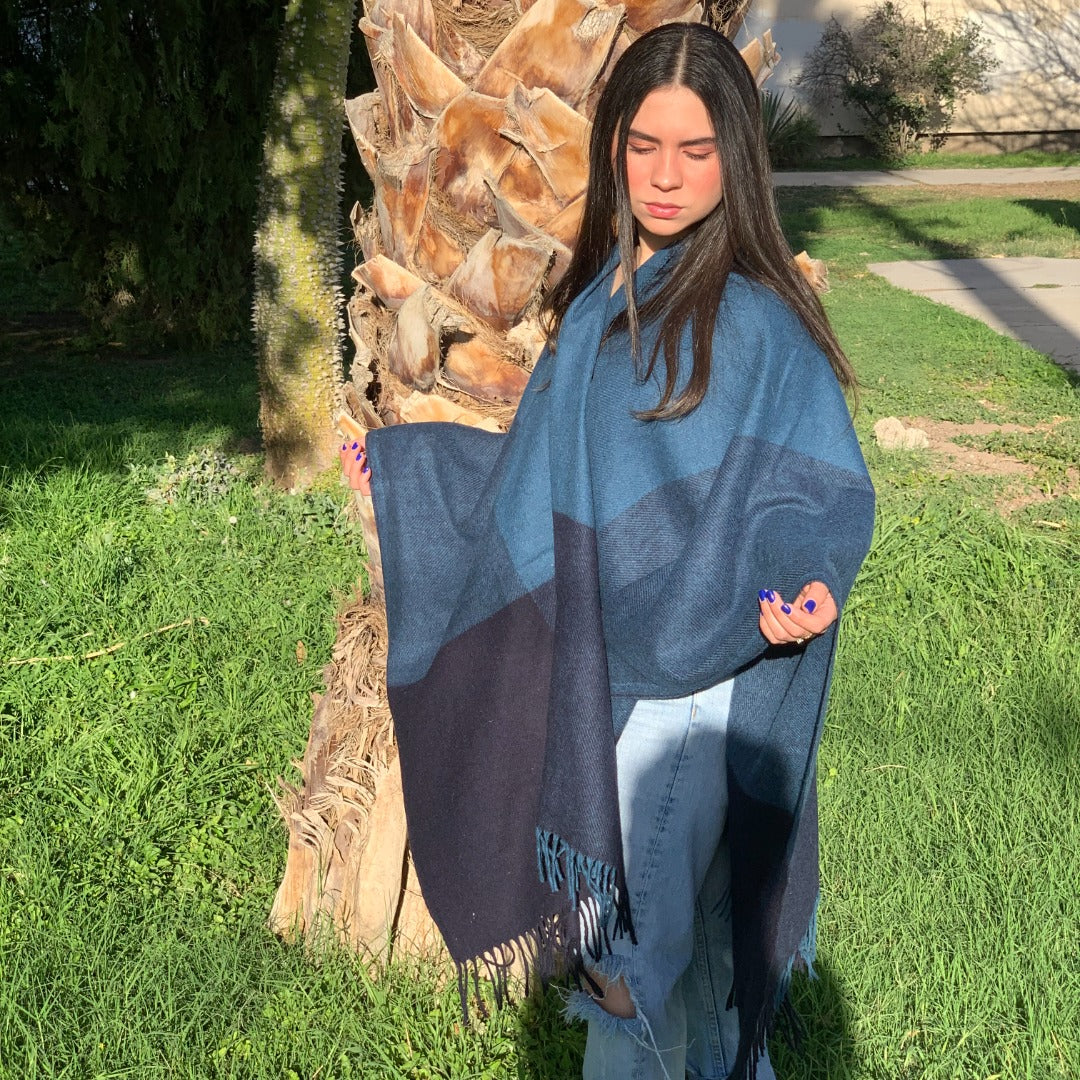Peruana "Kenya" con lana de primera Calidad 80% lana 20% otras fibras