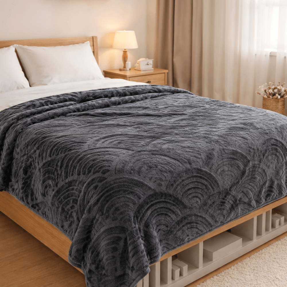 Frazada Flannel Ligera Extra Suave 2.40 x 2.30 m | Ideal para Cama Matrimonial y Queen