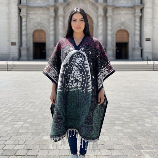 Gabán Doble Vista Virgen y San Judas | Interior Afelpado, Cuello V, Cálido y Ligero (1.00 x 1.10 m | 1.2 kg)